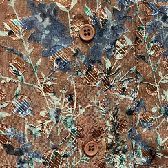 Solitaire Sheer Pink Floral Oversized Button-Down Blouse – Size M – P2P ~20” - Picture 3 of 5